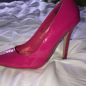 Pink pumps
